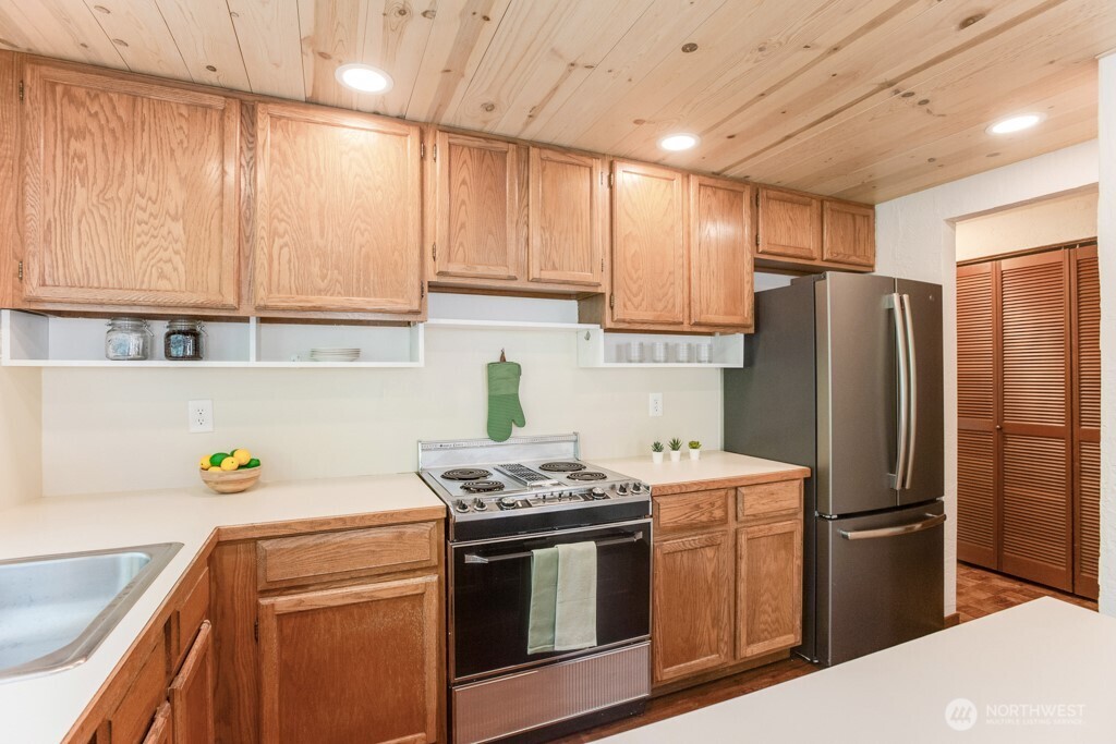 1200 6th Avenue N Unit: 6