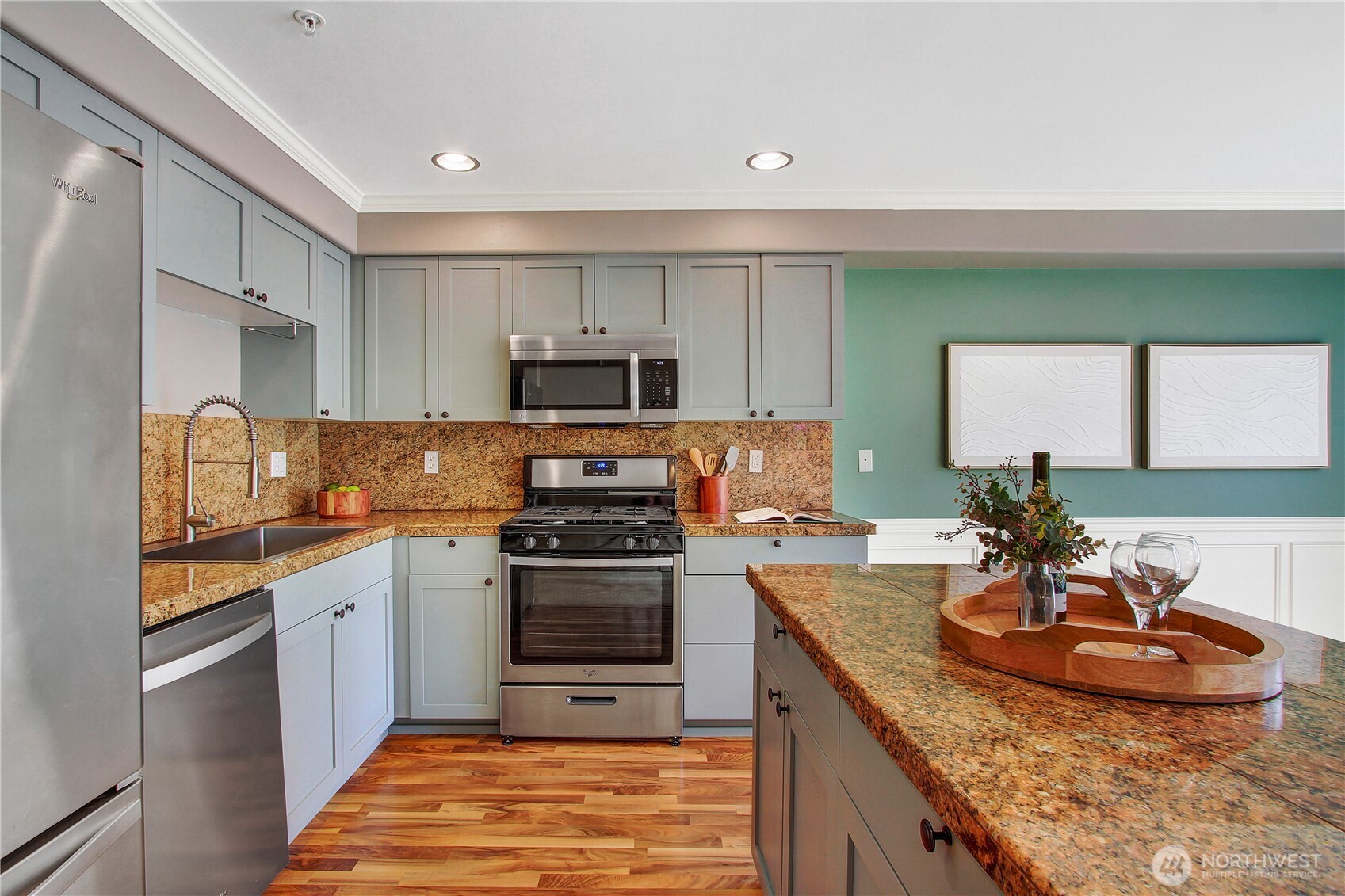 10549 Stone Ave Avenue N Unit: 103