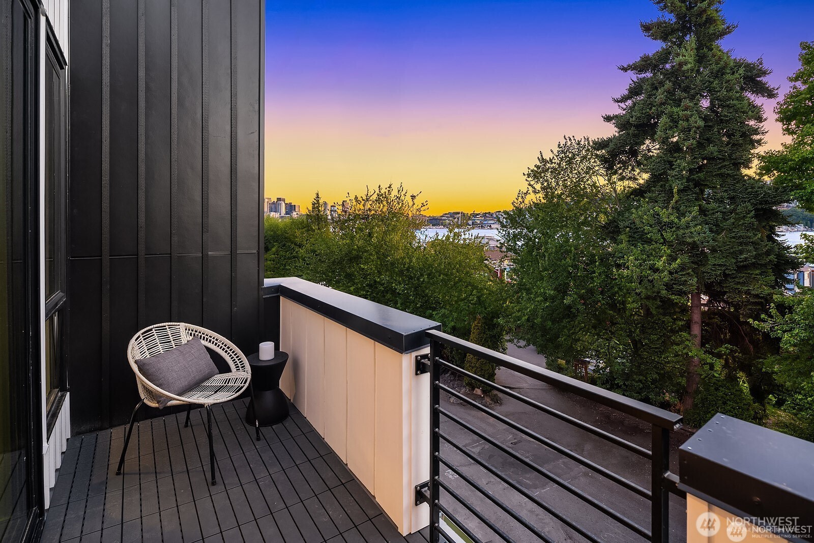 2236 Fairview Avenue E Unit: B