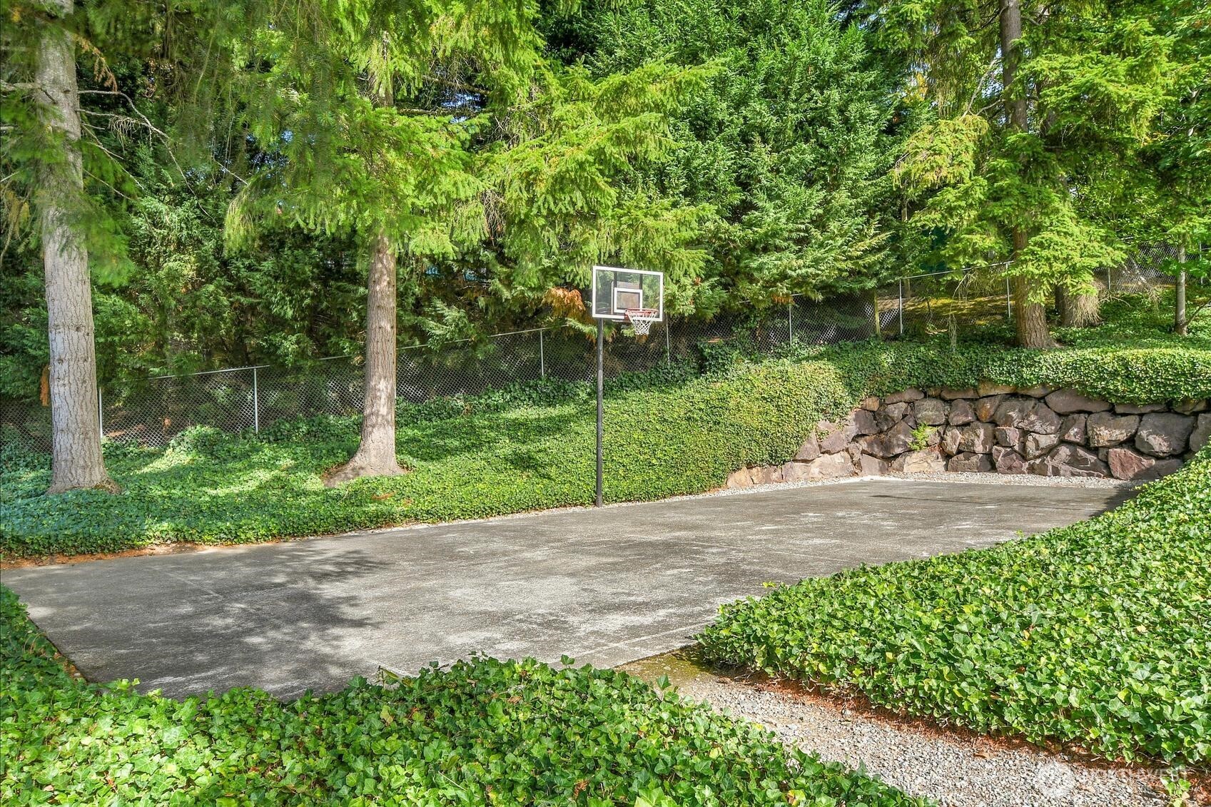 9484 Redmond-Woodinville Rd NE Unit: C-305