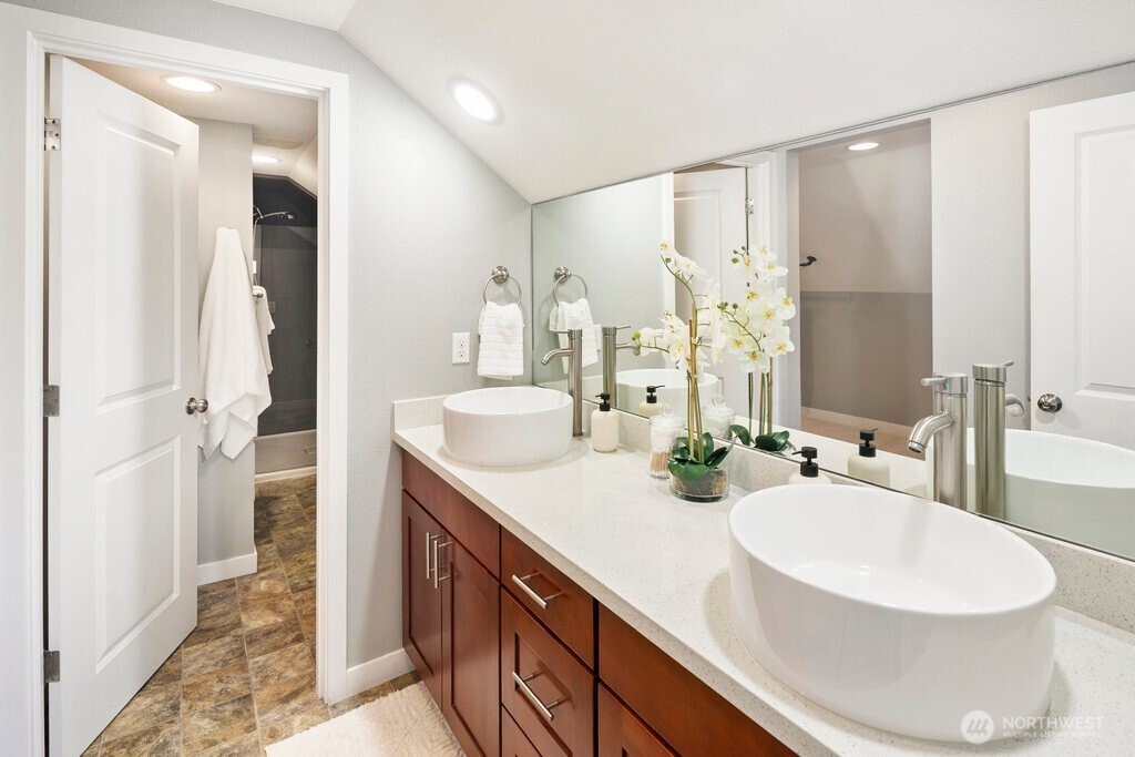 11056 11th Avenue SW