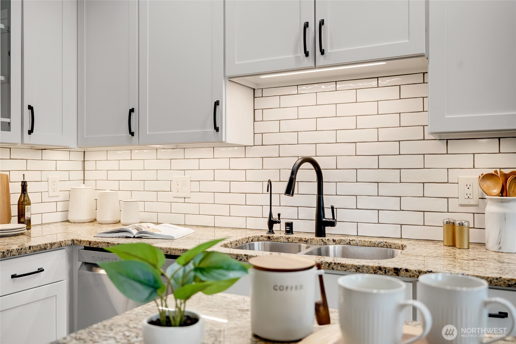 2800 SW Raymond Street Unit: 207