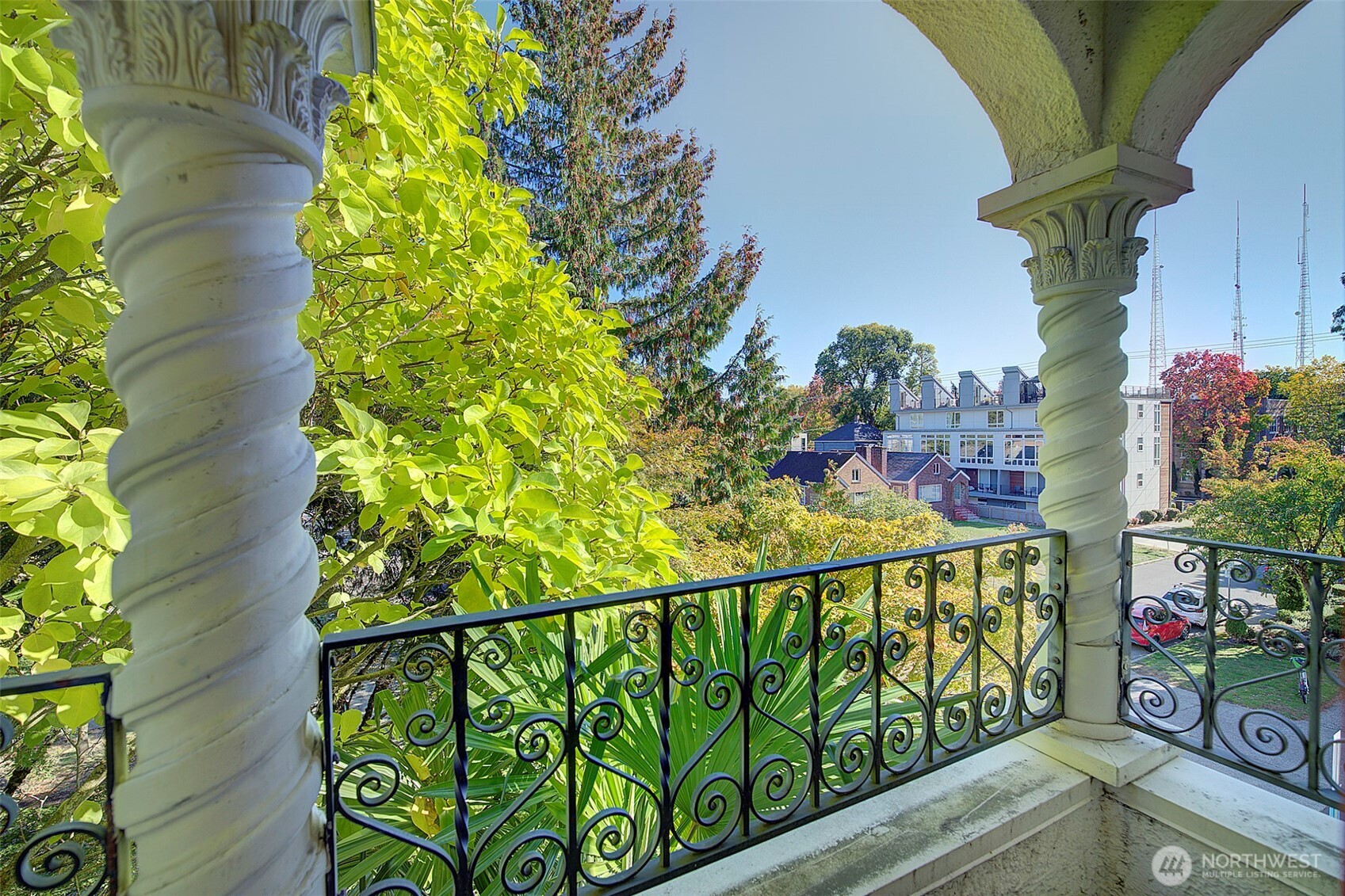 323 16th Avenue E Unit: 301