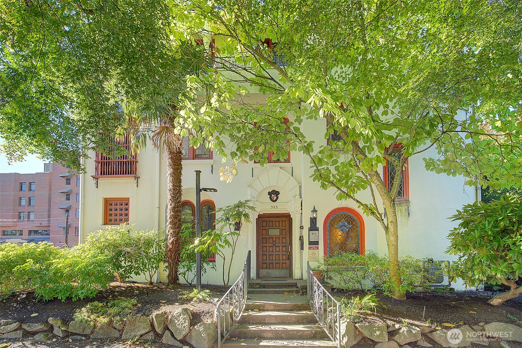 323 16th Avenue E Unit: 301