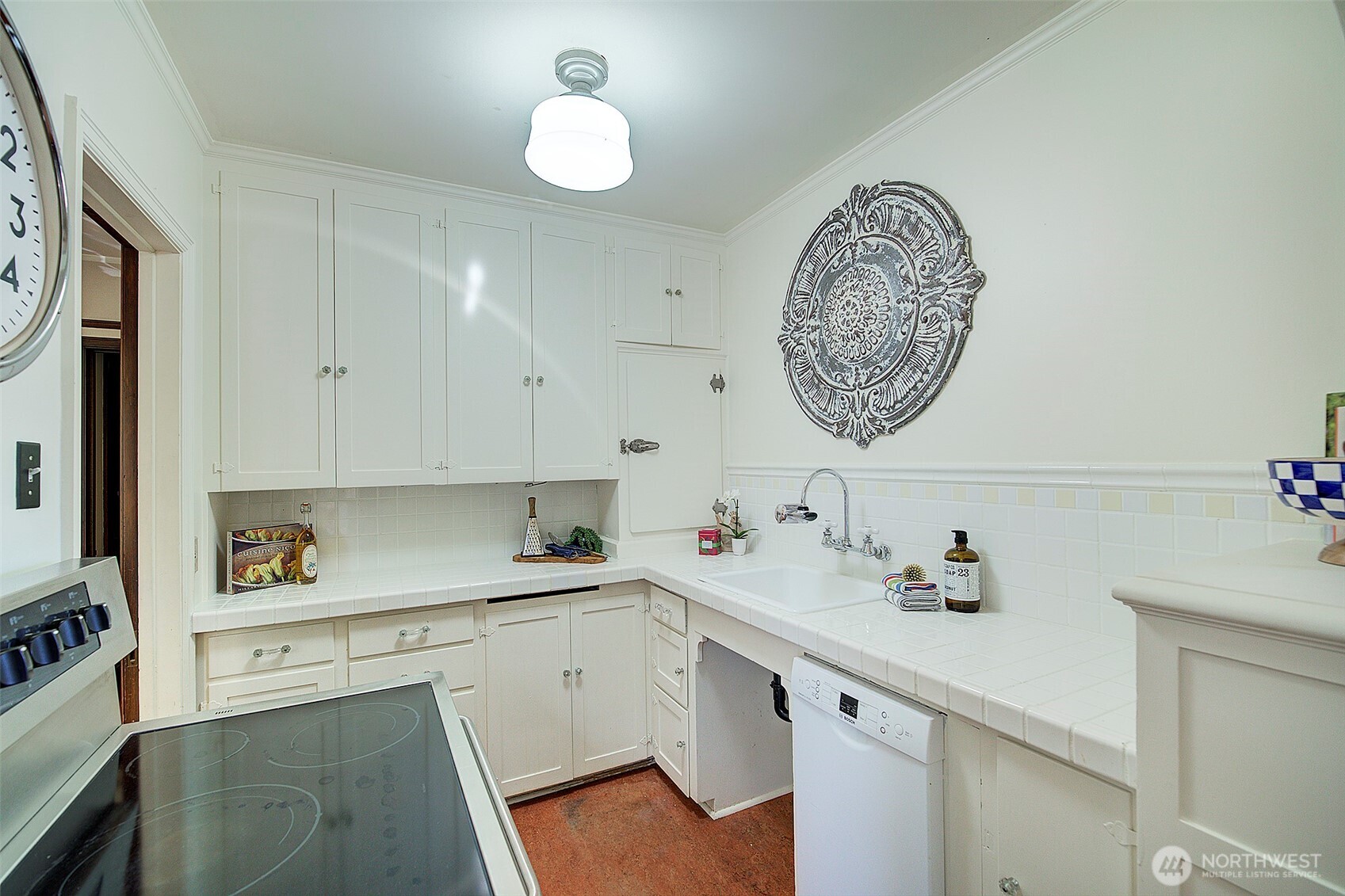 323 16th Avenue E Unit: 301