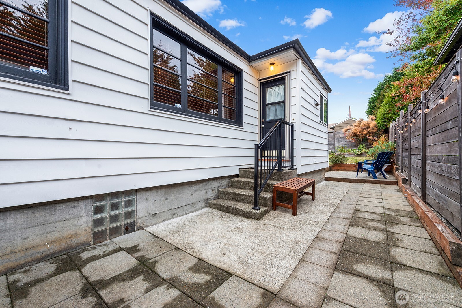 10205 35th Avenue SW