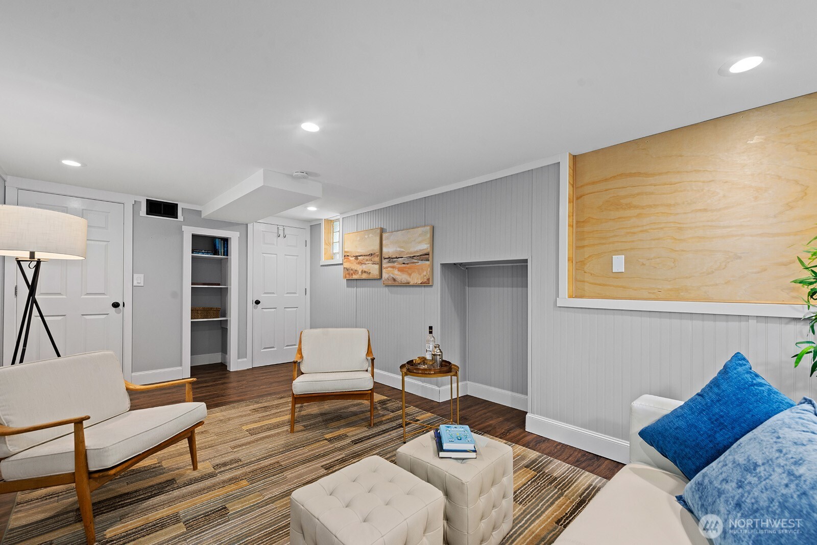 10205 35th Avenue SW