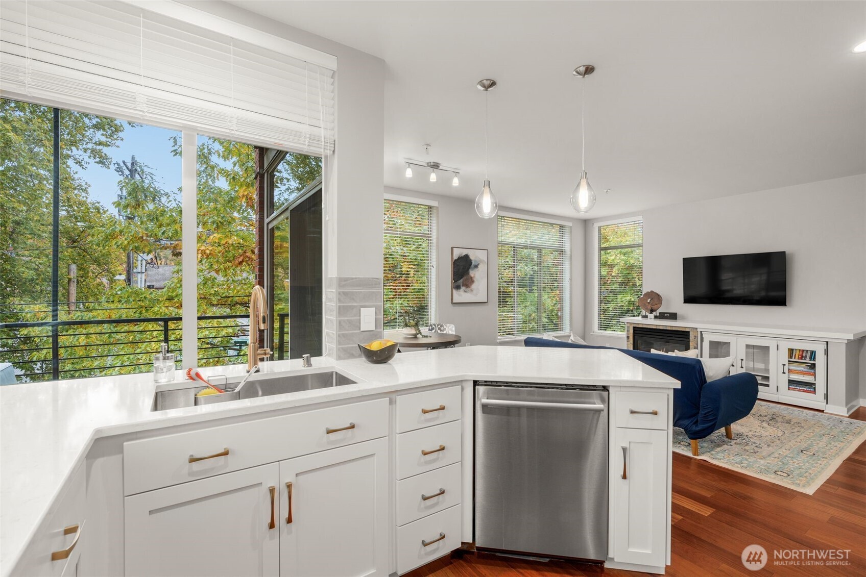 200 W Comstock Street Unit: 303