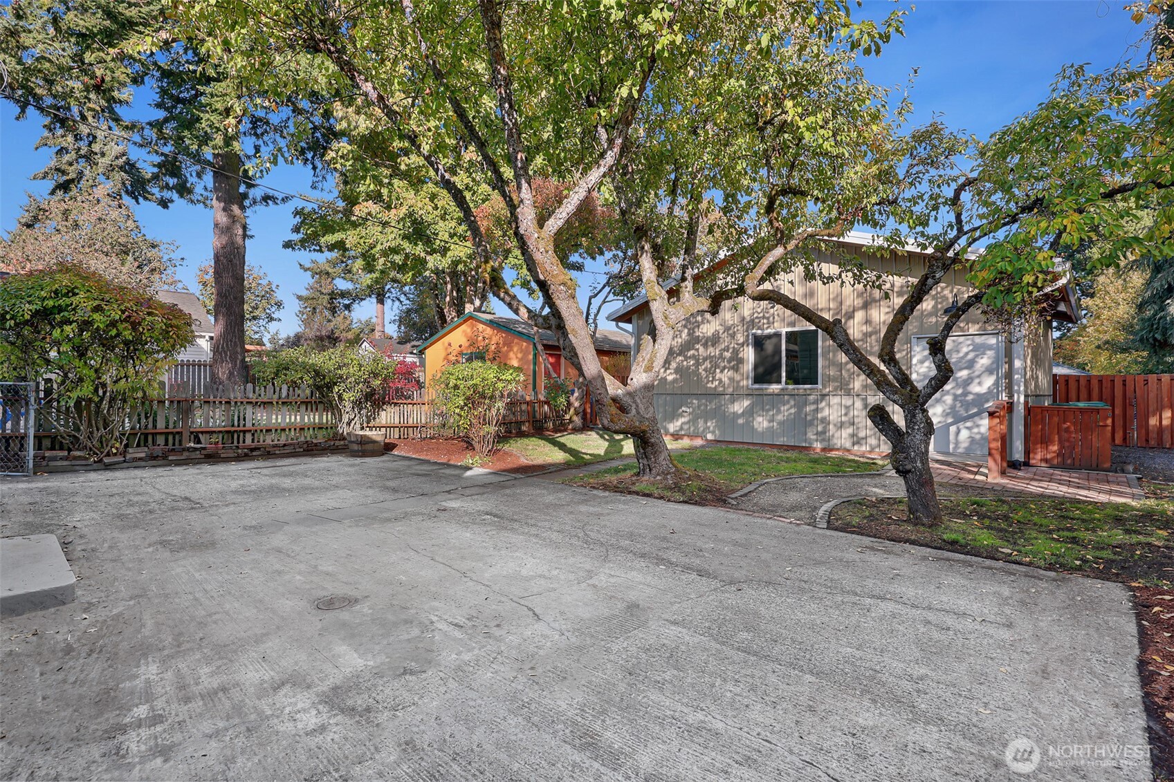 11034 Evanston Avenue N