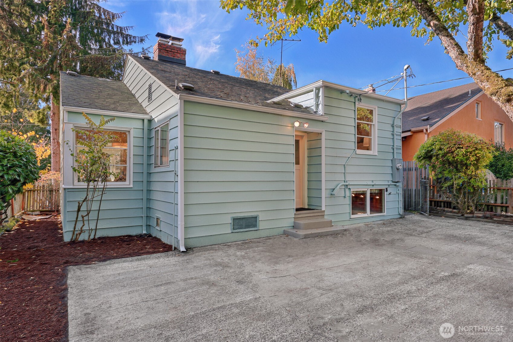 11034 Evanston Avenue N