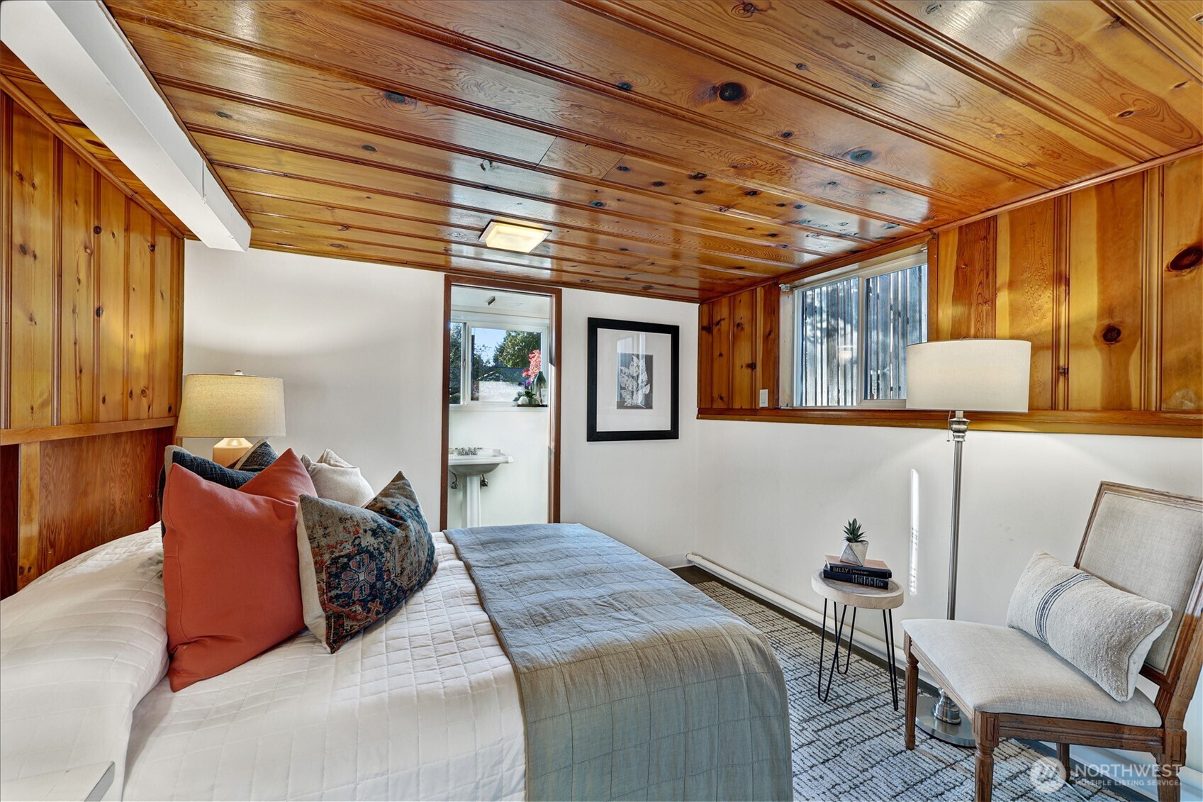 11034 Evanston Avenue N