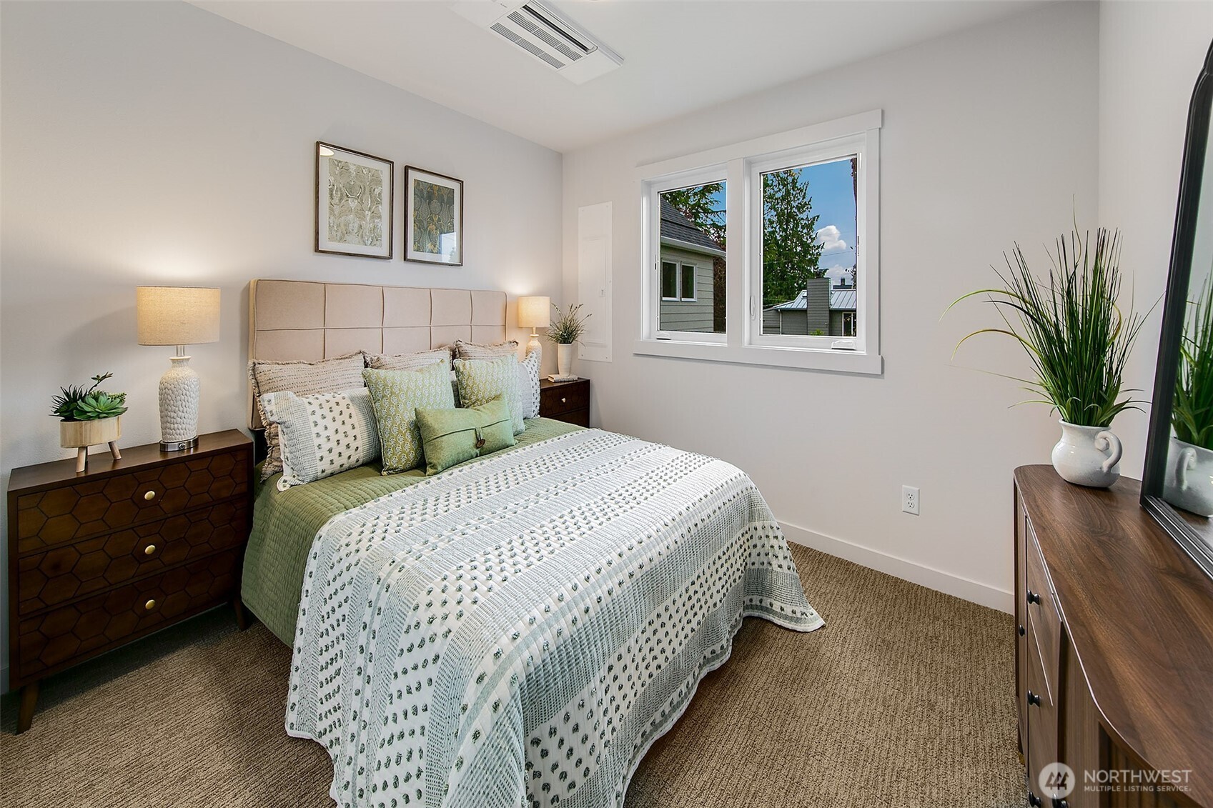 10706 Fremont Avenue N