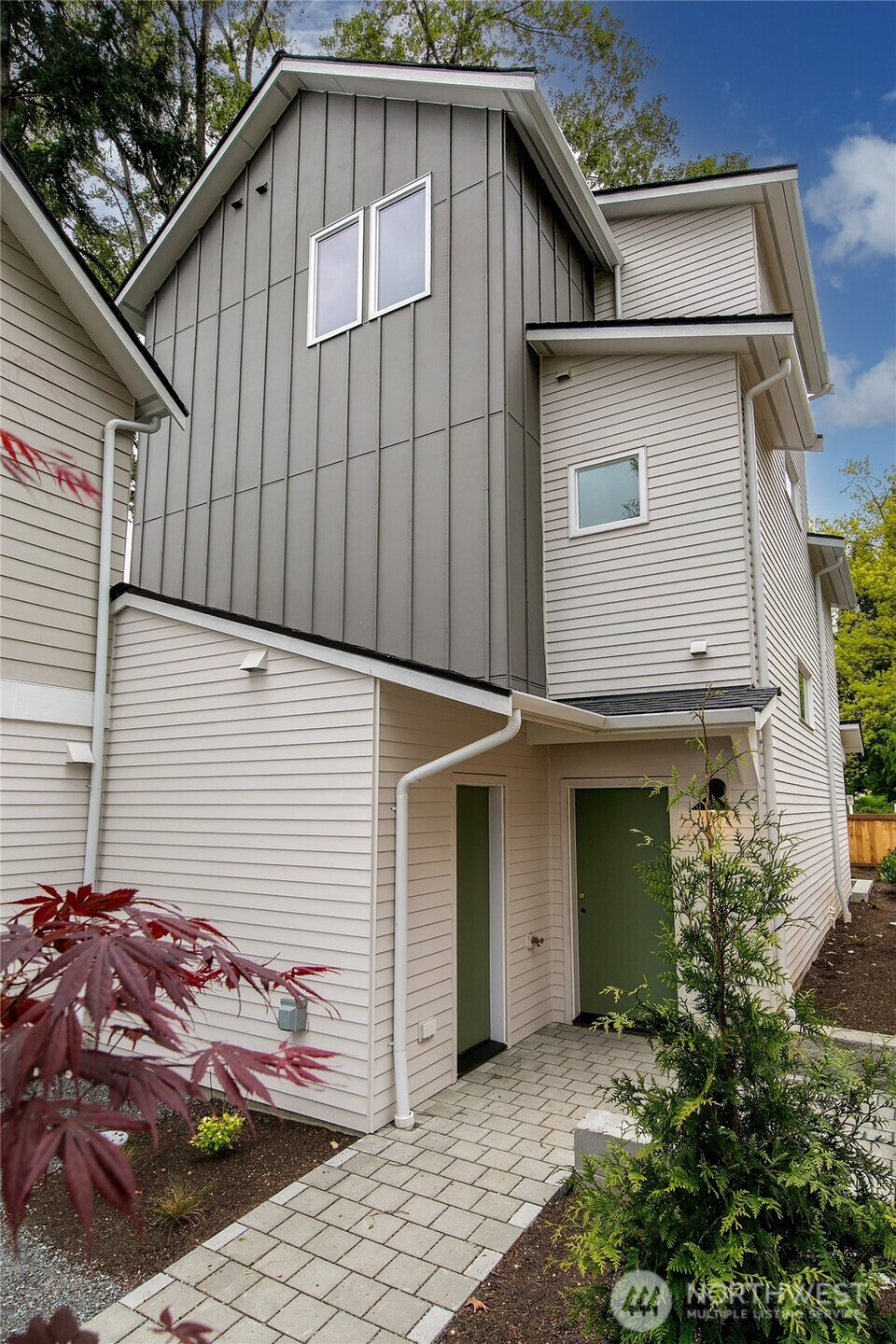 10706 Fremont Avenue N