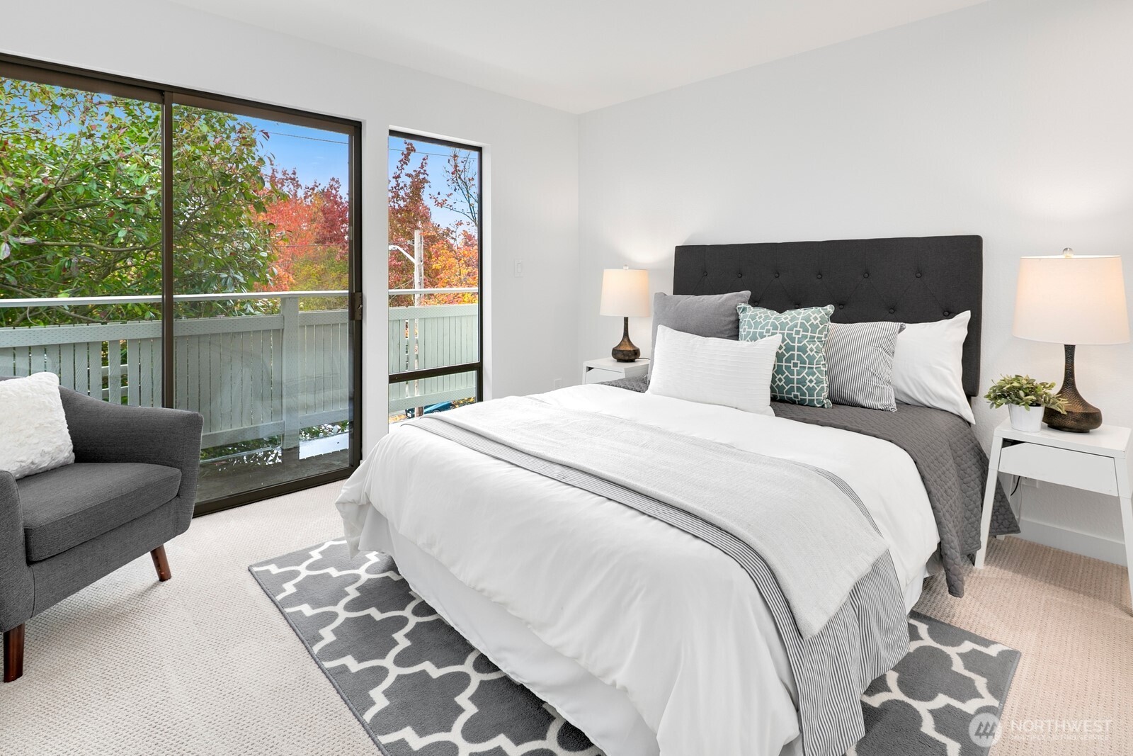 1514 Nob Hill Avenue N