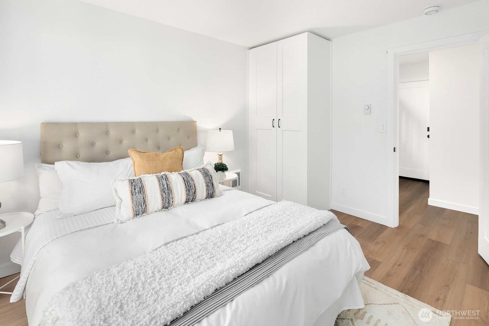 1514 Nob Hill Avenue N