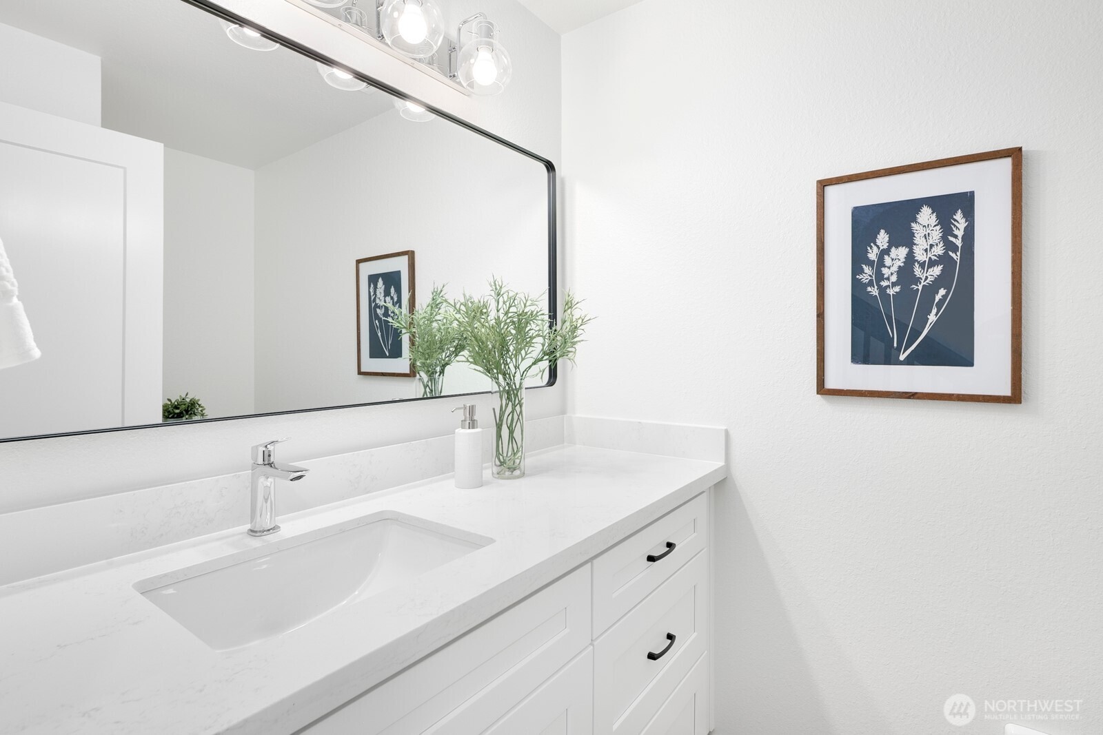 1514 Nob Hill Avenue N