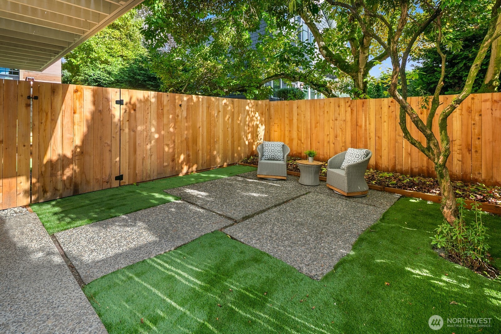 1514 Nob Hill Avenue N