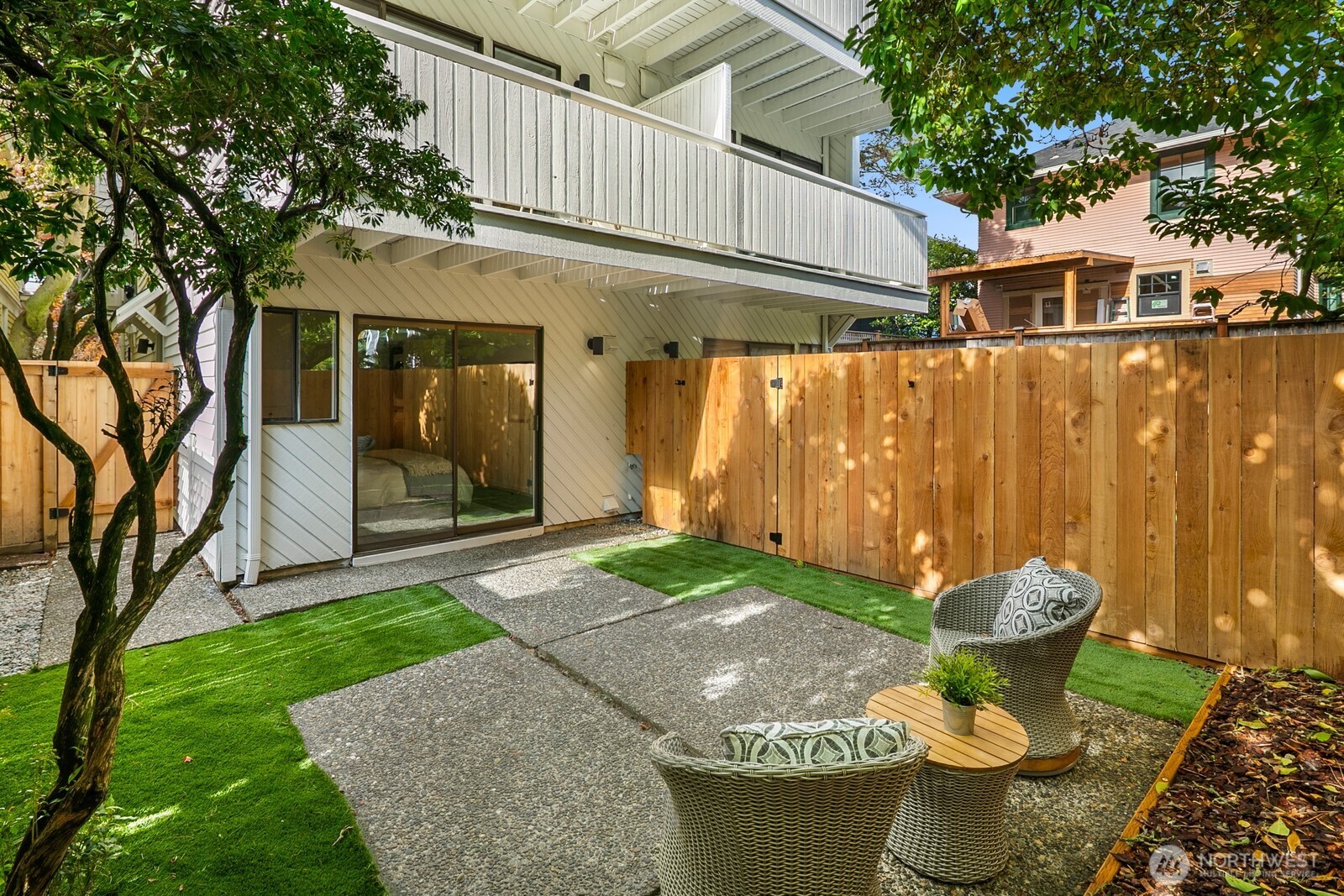 1514 Nob Hill Avenue N