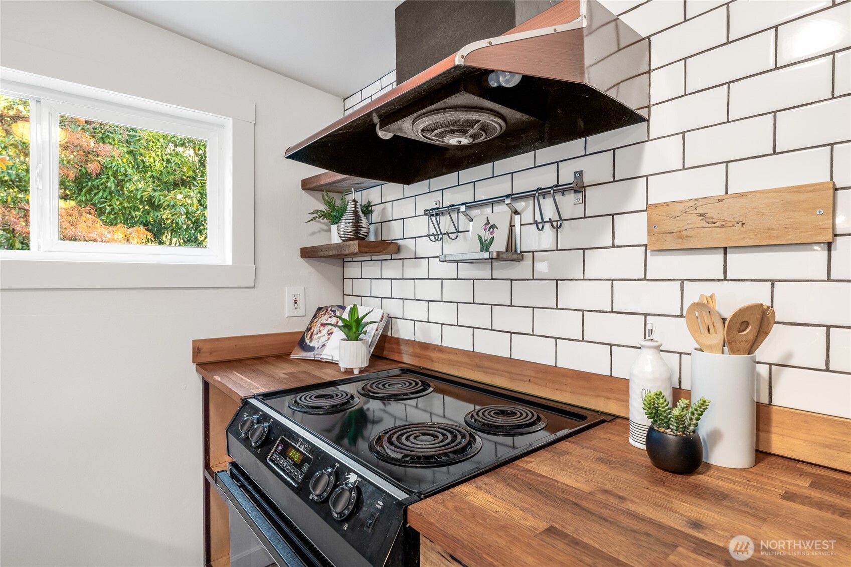 10746 Densmore Avenue N