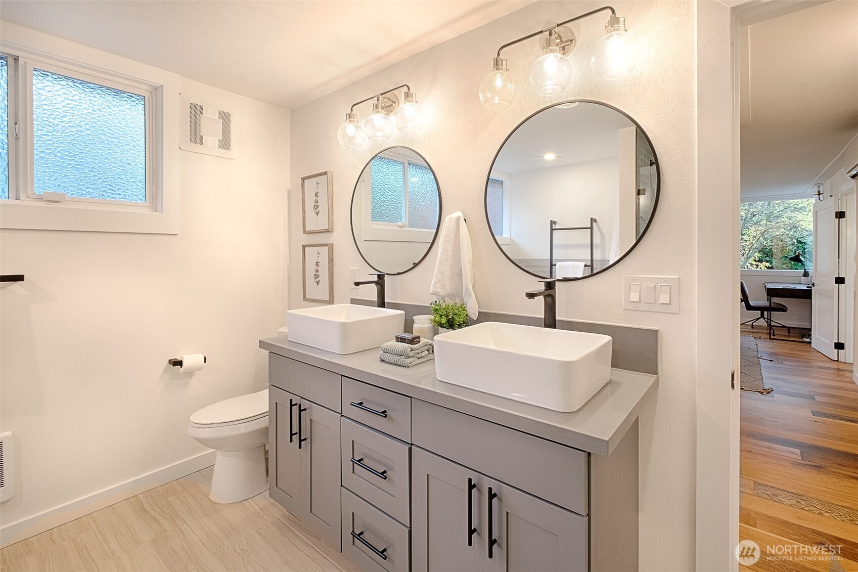 4521 SW Henderson Street