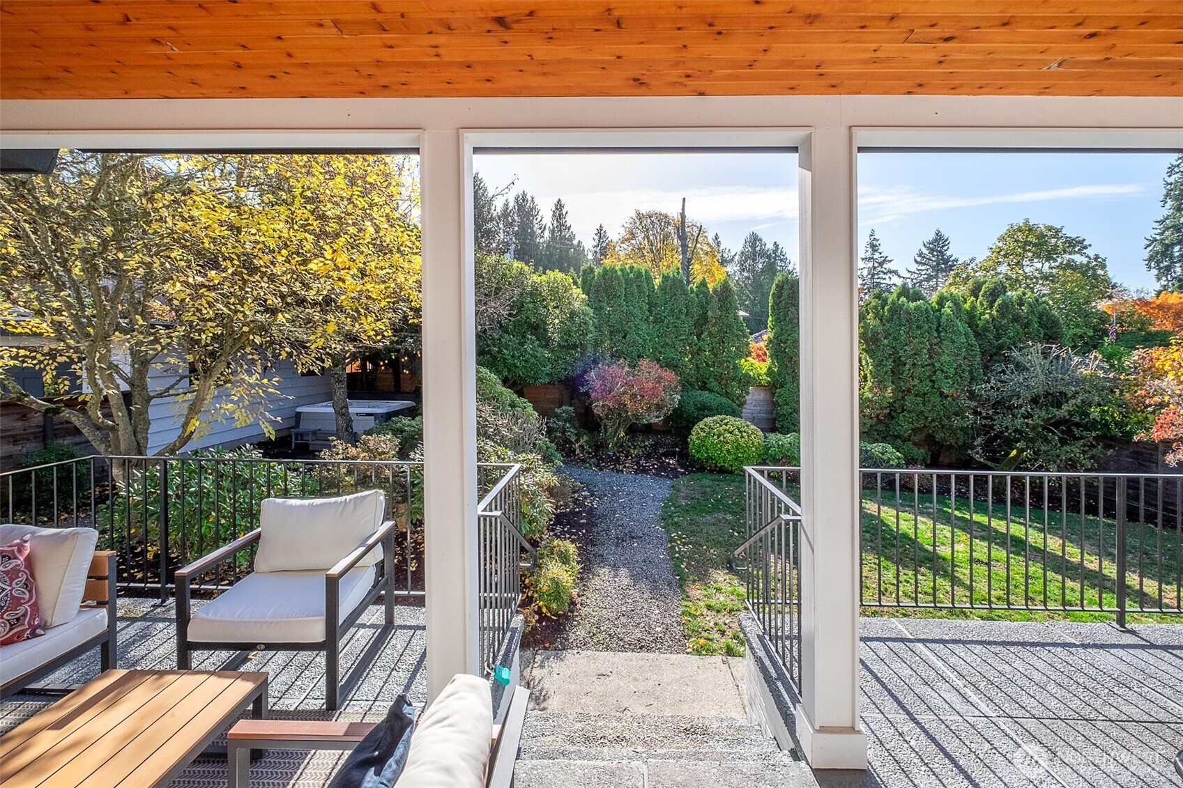 4521 SW Henderson Street