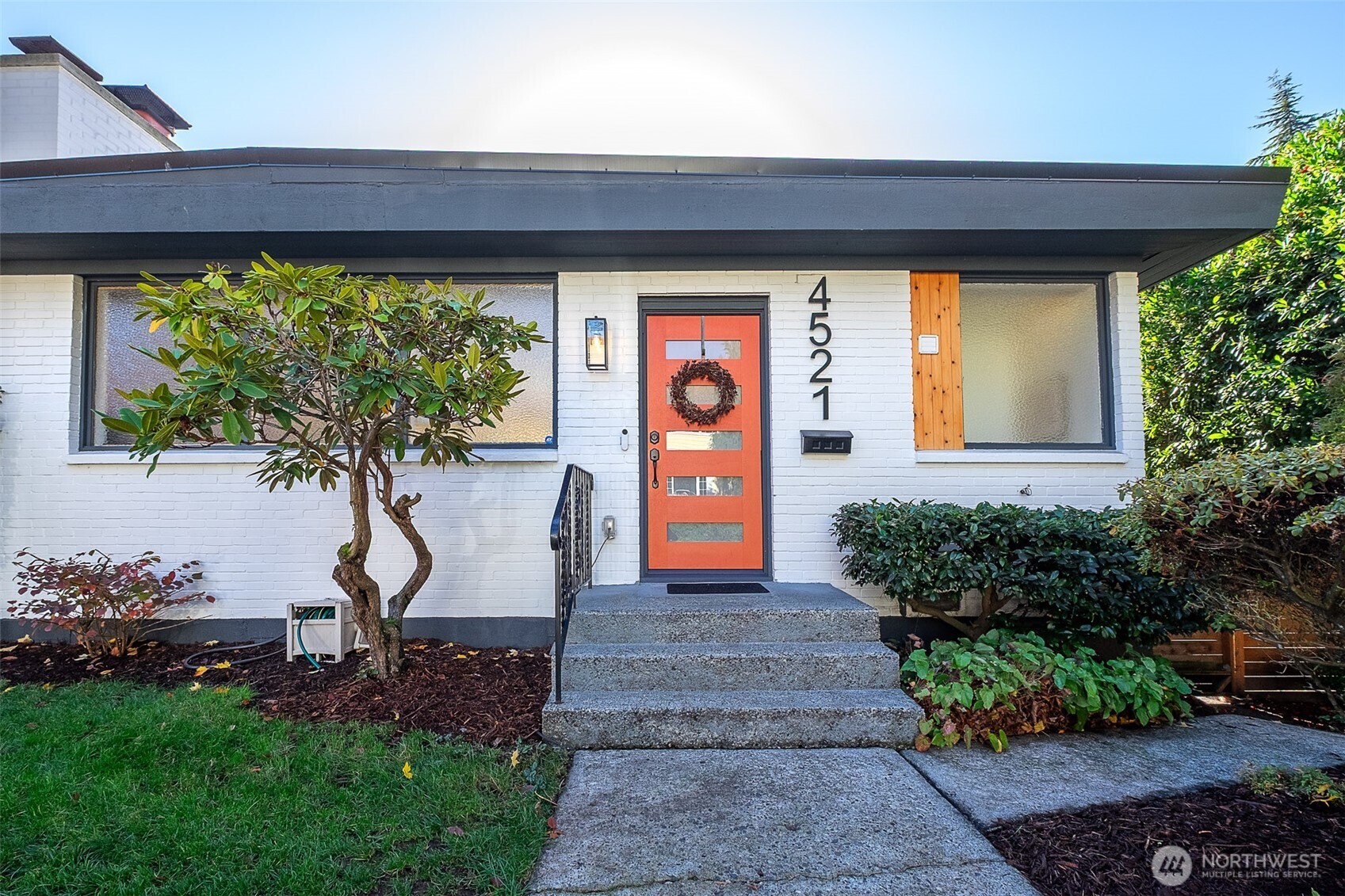 4521 SW Henderson Street