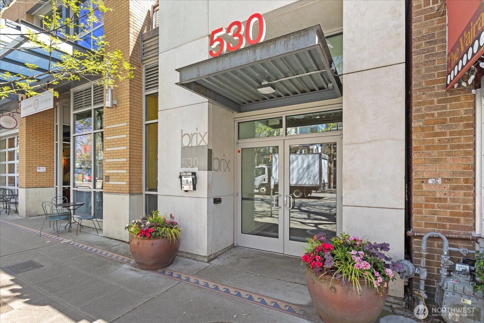 530 Broadway E Unit: 406
