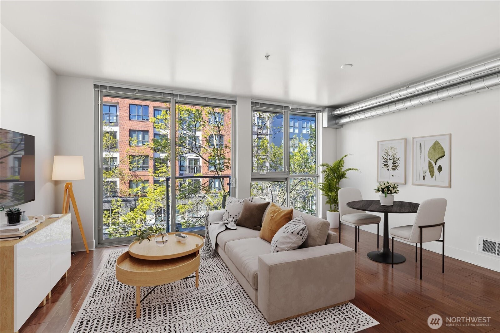 530 Broadway E Unit: 406