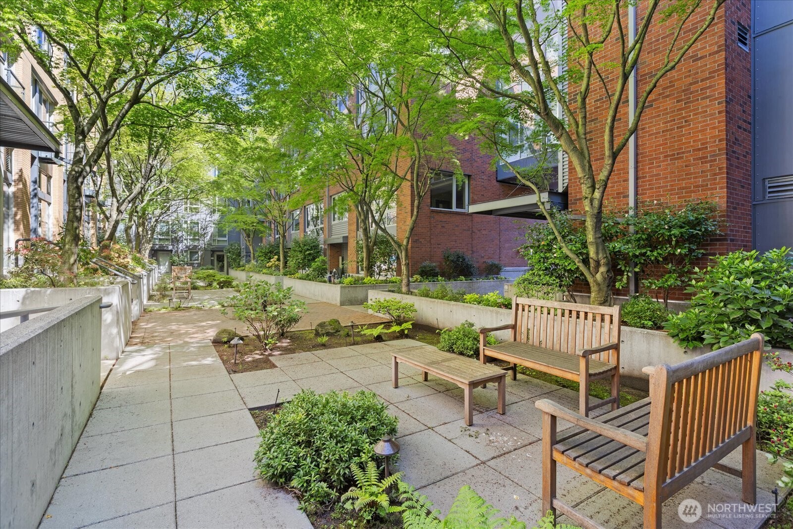 530 Broadway E Unit: 406