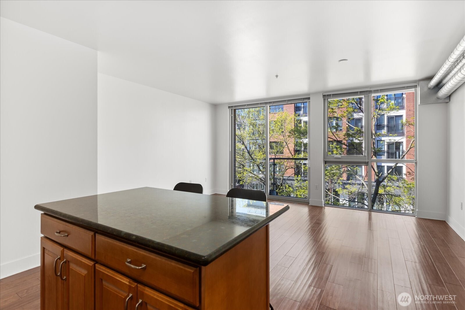 530 Broadway E Unit: 406