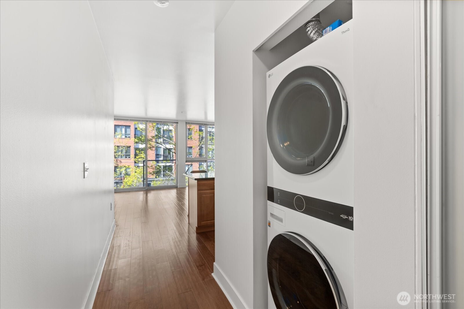 530 Broadway E Unit: 406