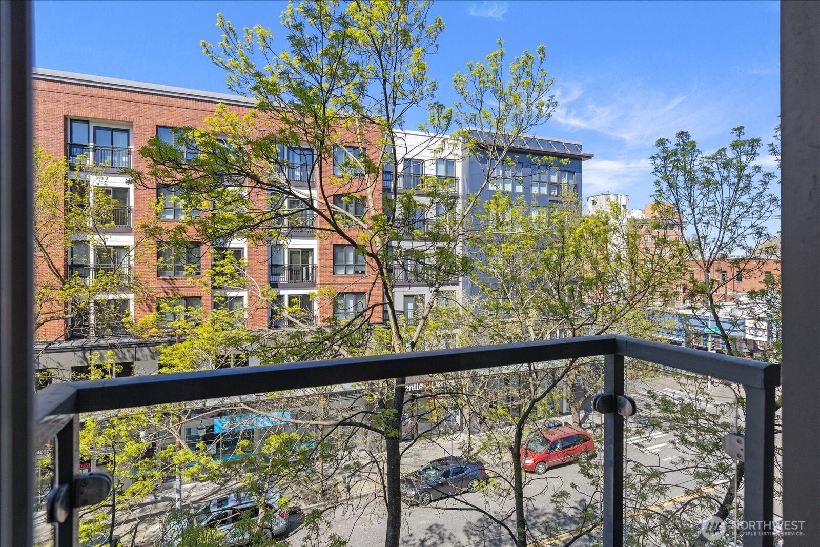 530 Broadway E Unit: 406