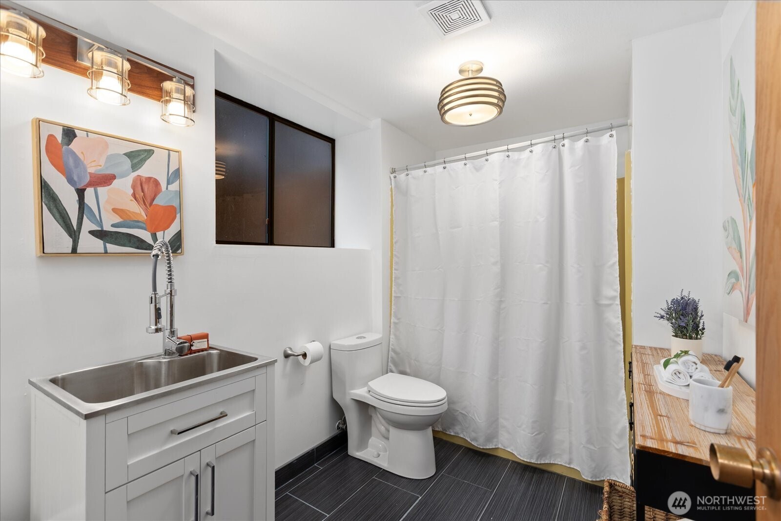 11737 Lakeside Avenue NE