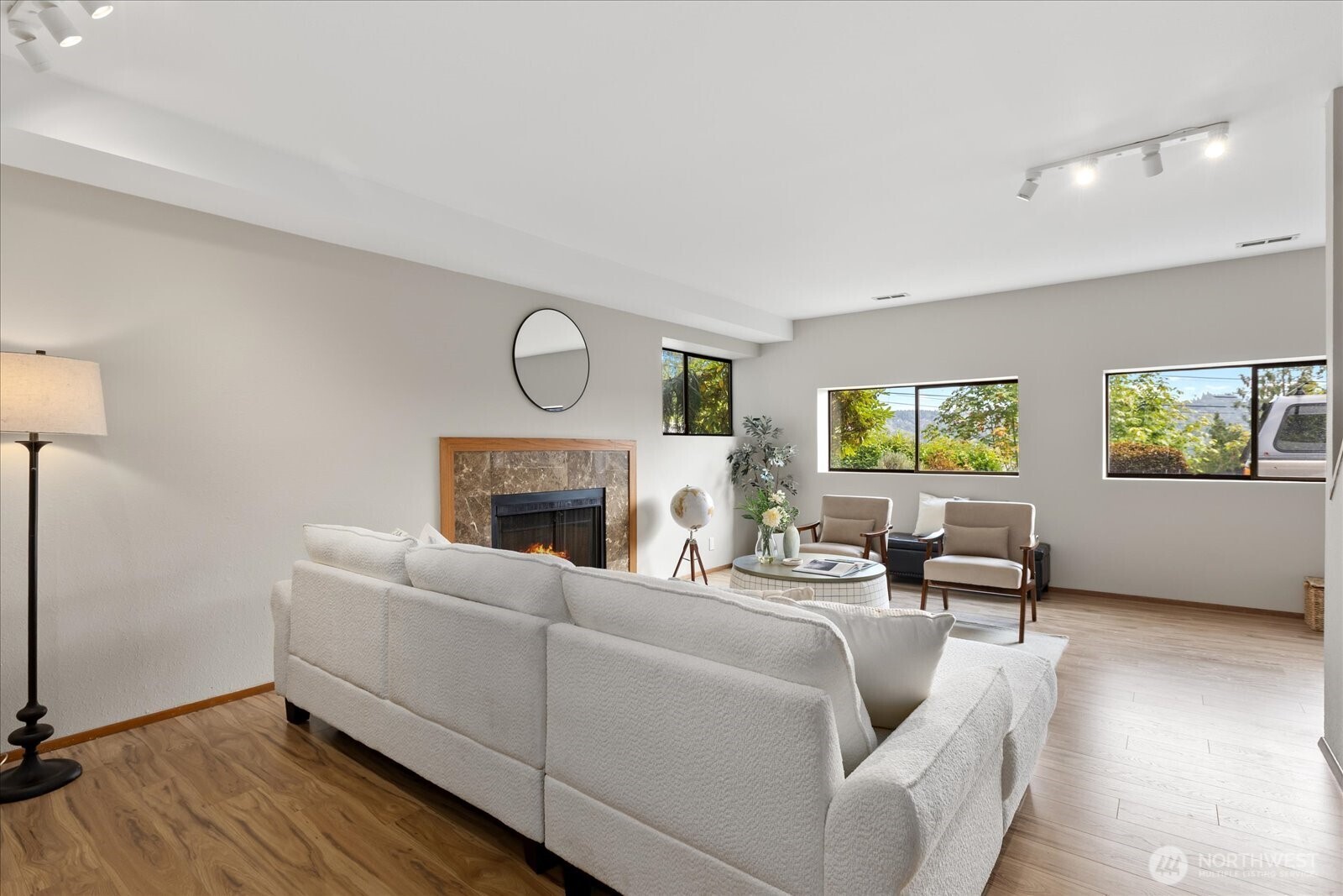 11737 Lakeside Avenue NE