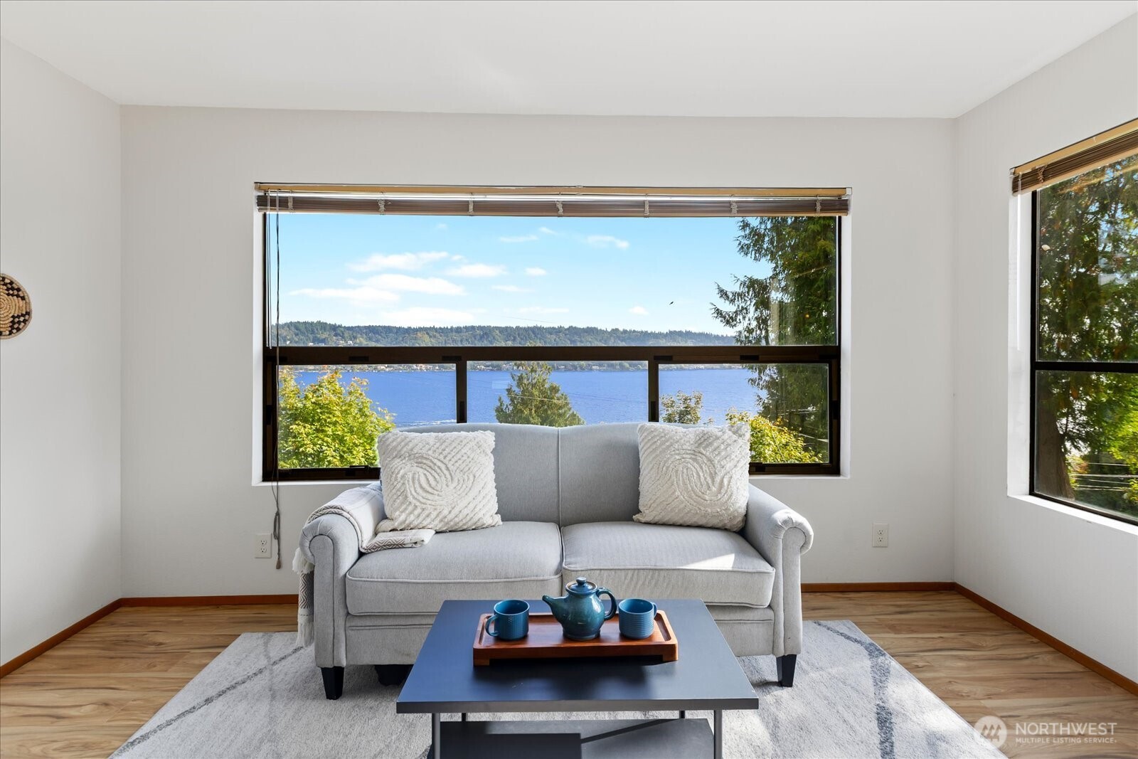 11737 Lakeside Avenue NE