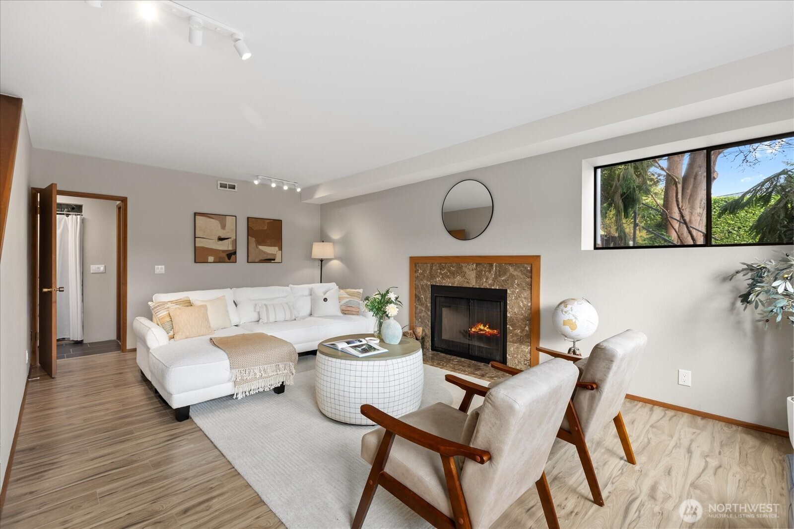 11737 Lakeside Avenue NE