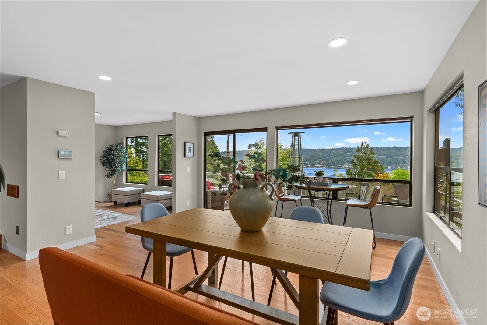 11737 Lakeside Avenue NE