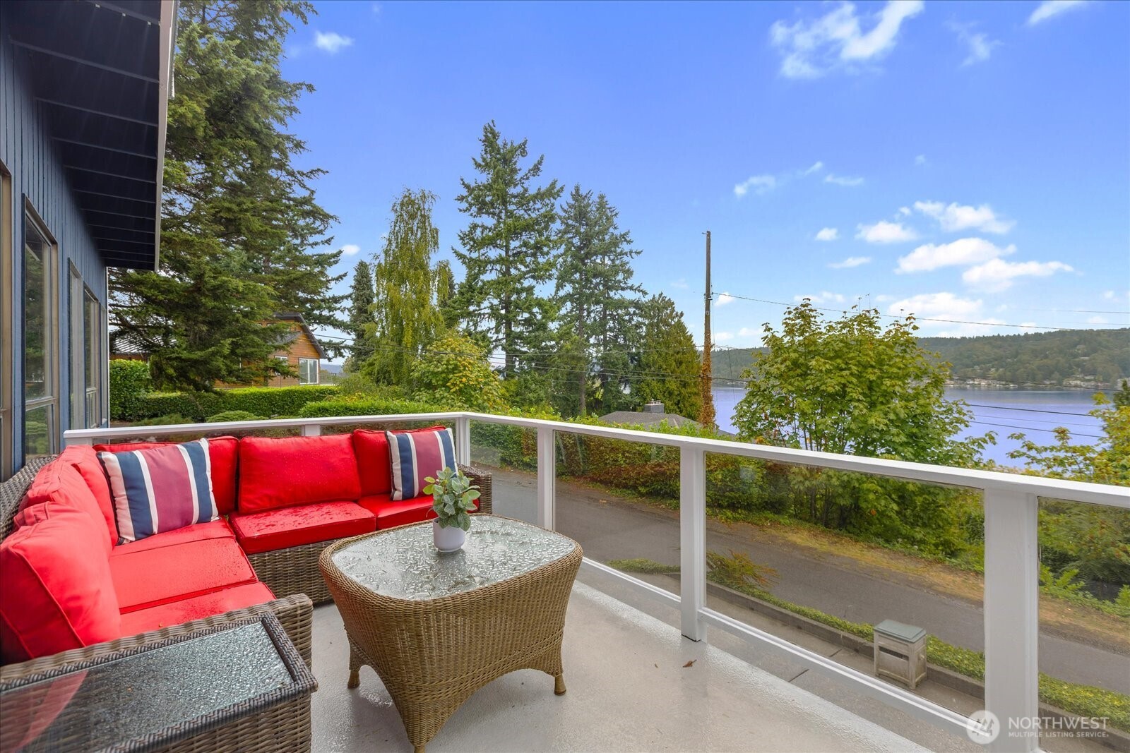 11737 Lakeside Avenue NE