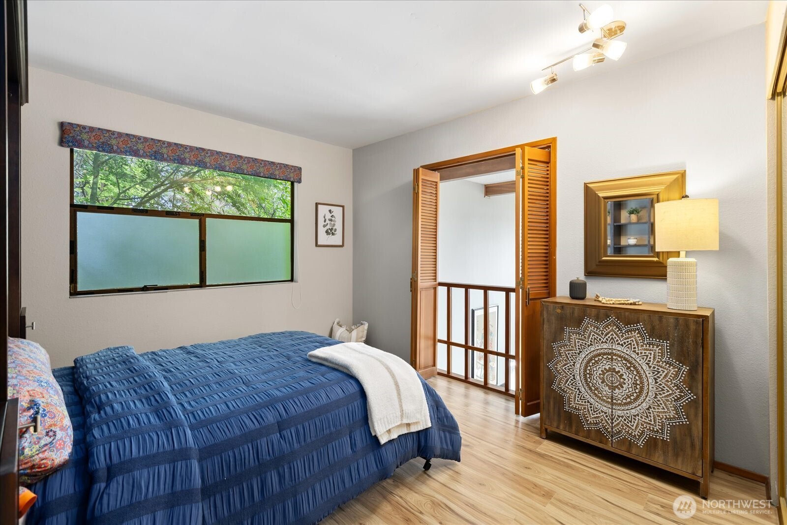 11737 Lakeside Avenue NE