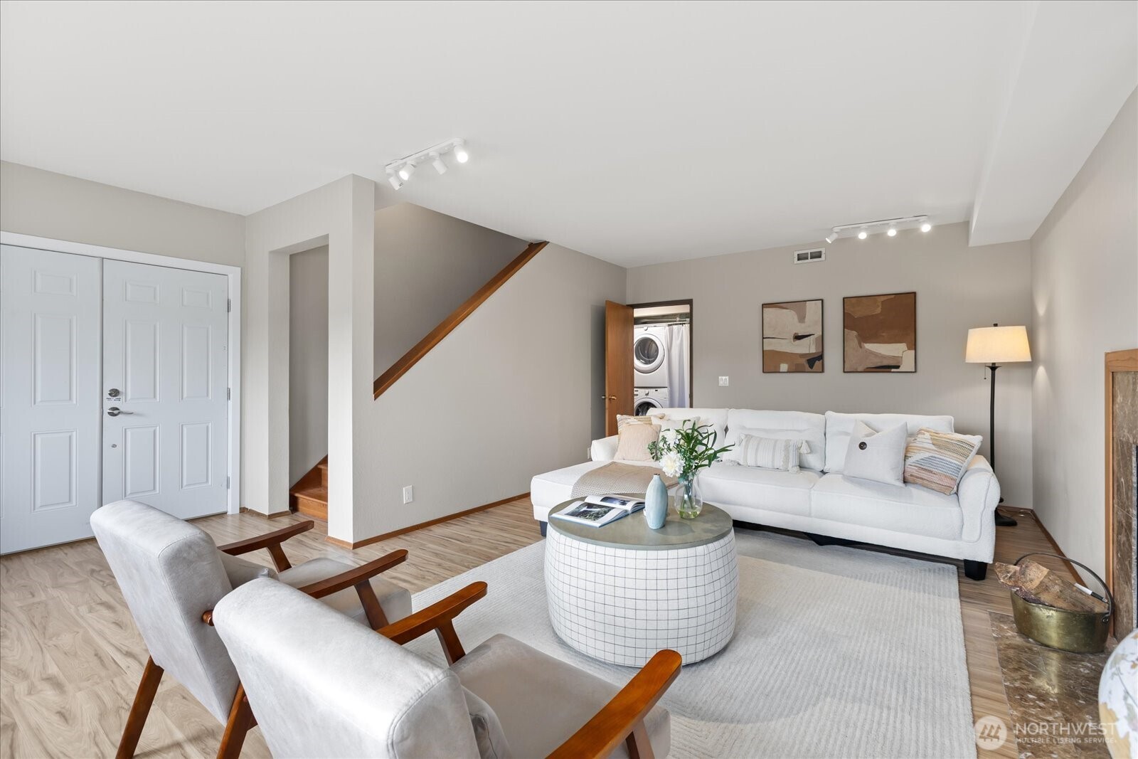 11737 Lakeside Avenue NE