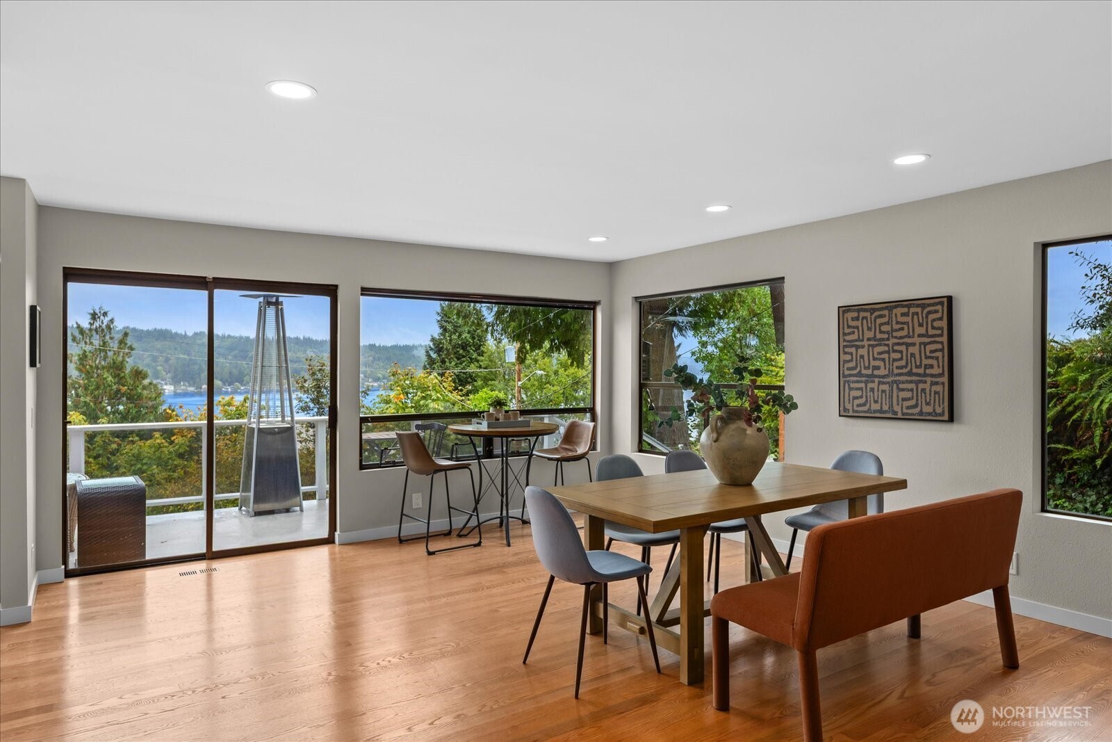 11737 Lakeside Avenue NE