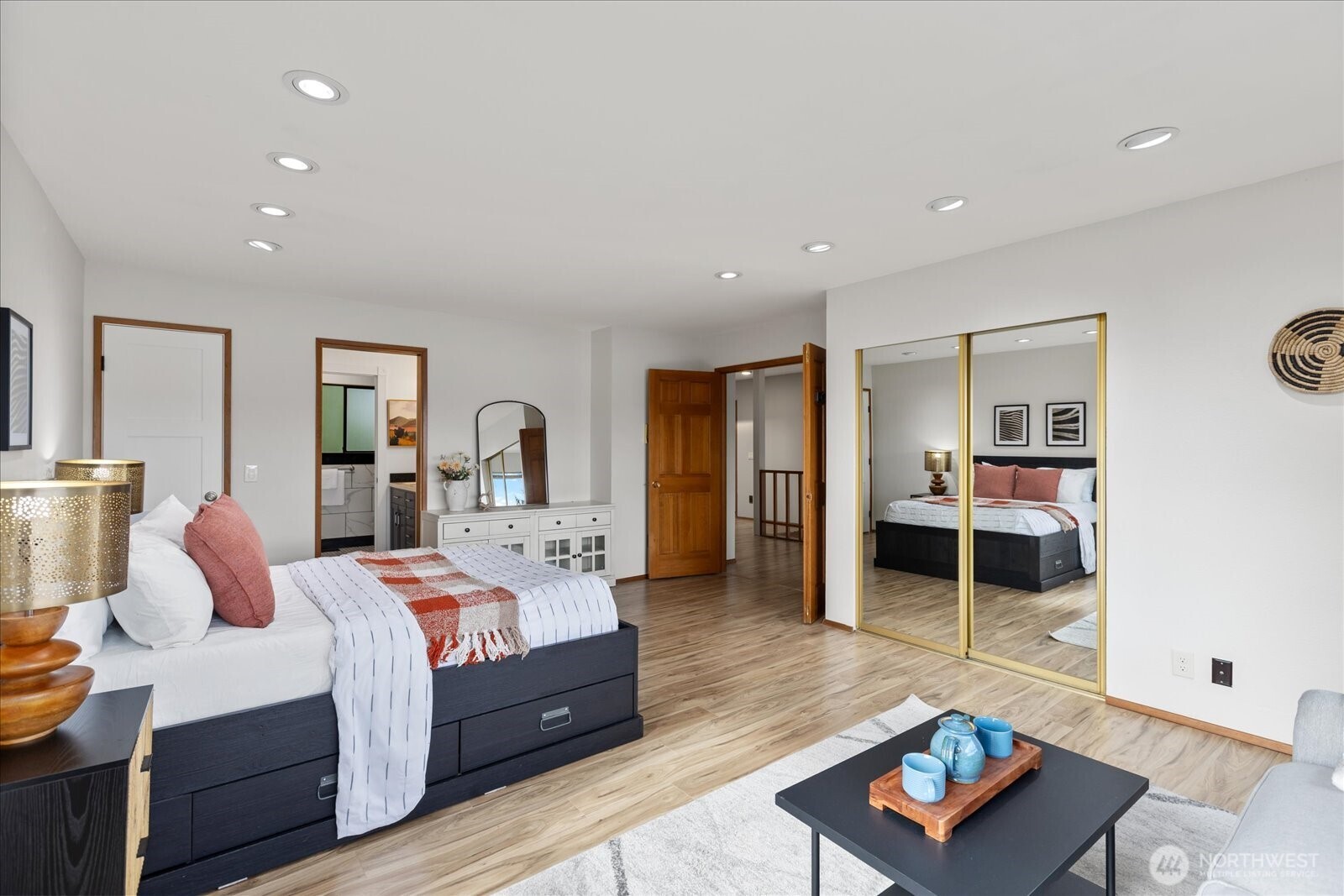 11737 Lakeside Avenue NE