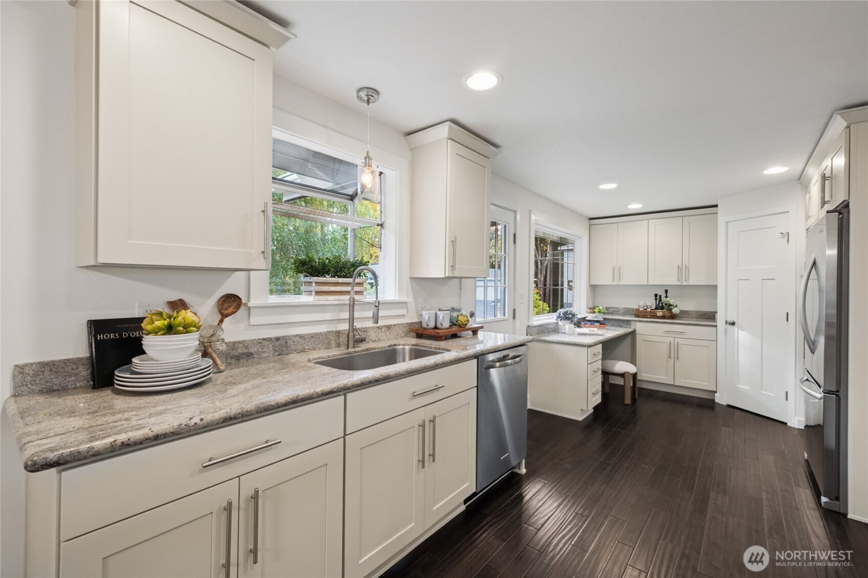 4703 S Hudson Street