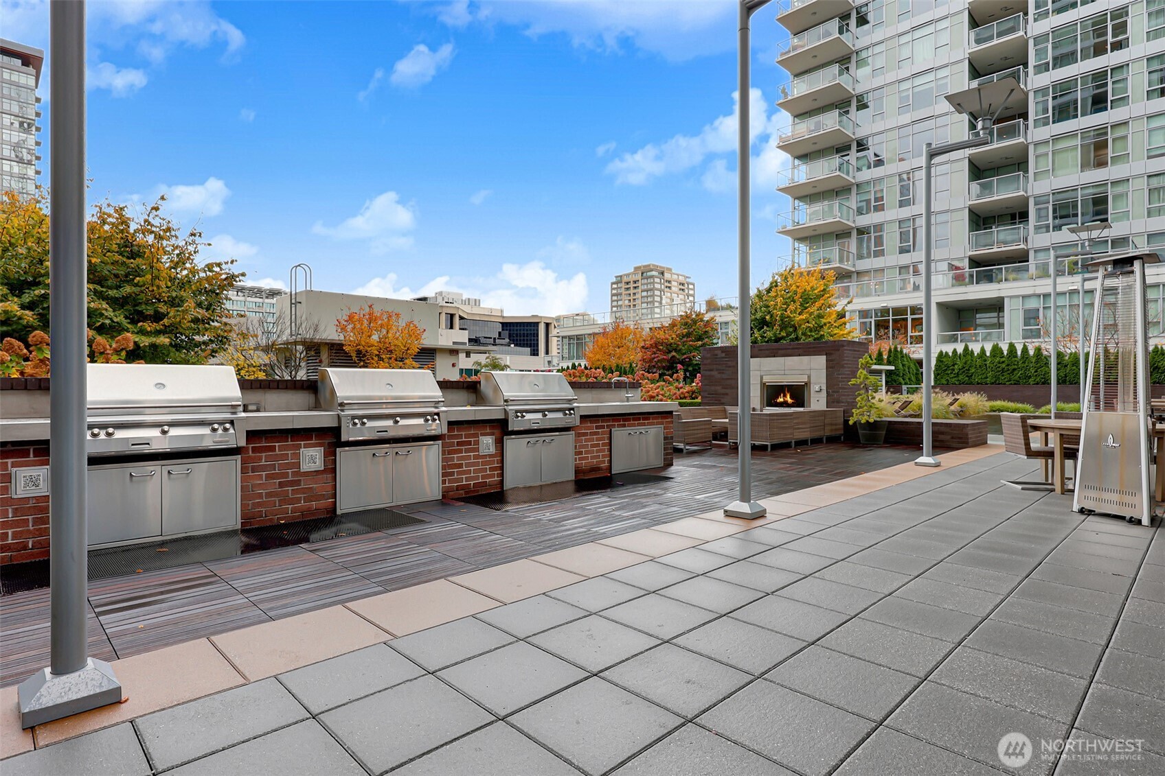 588 Bell Street Unit: 2008S