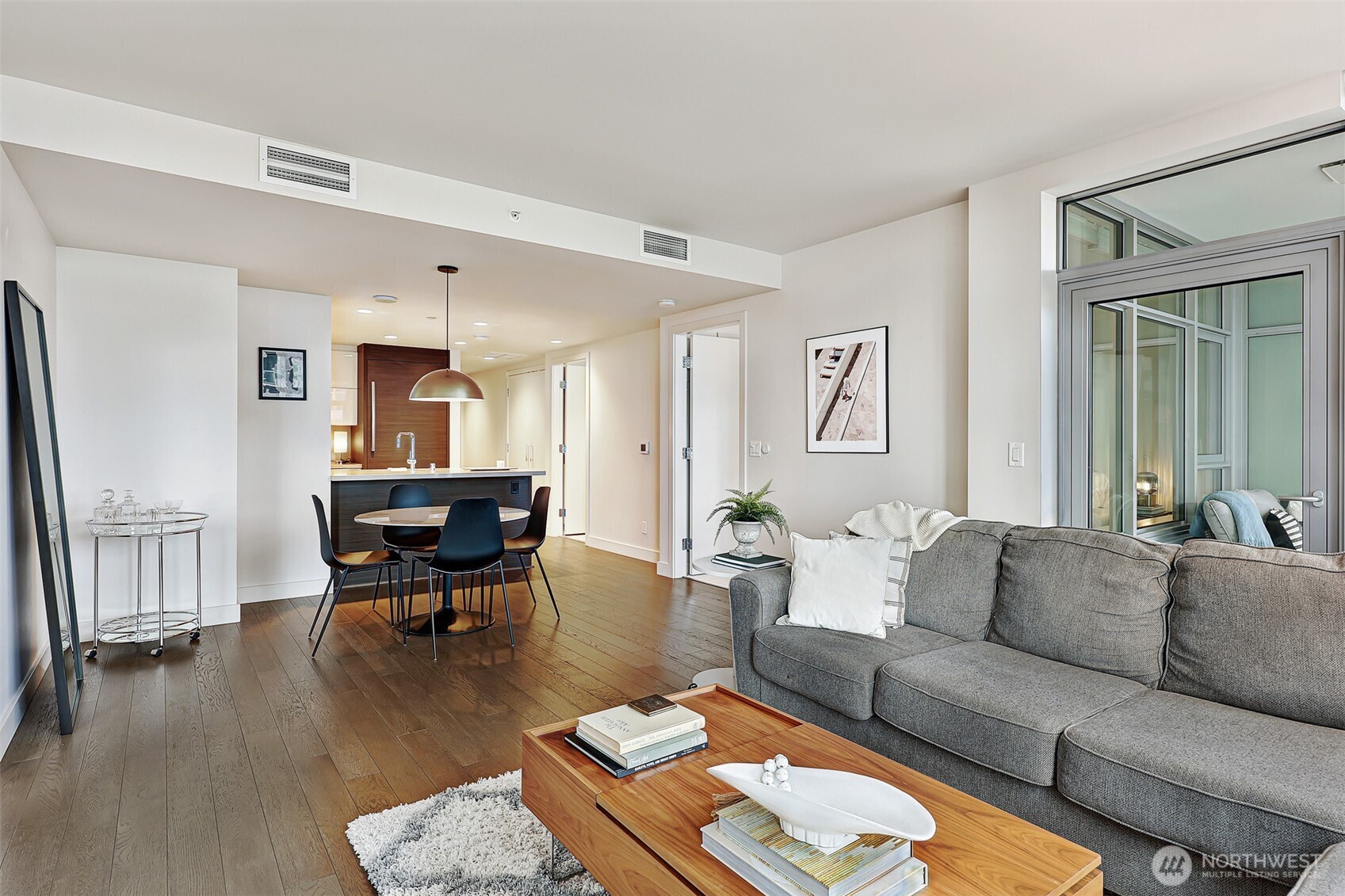 588 Bell Street Unit: 2008S