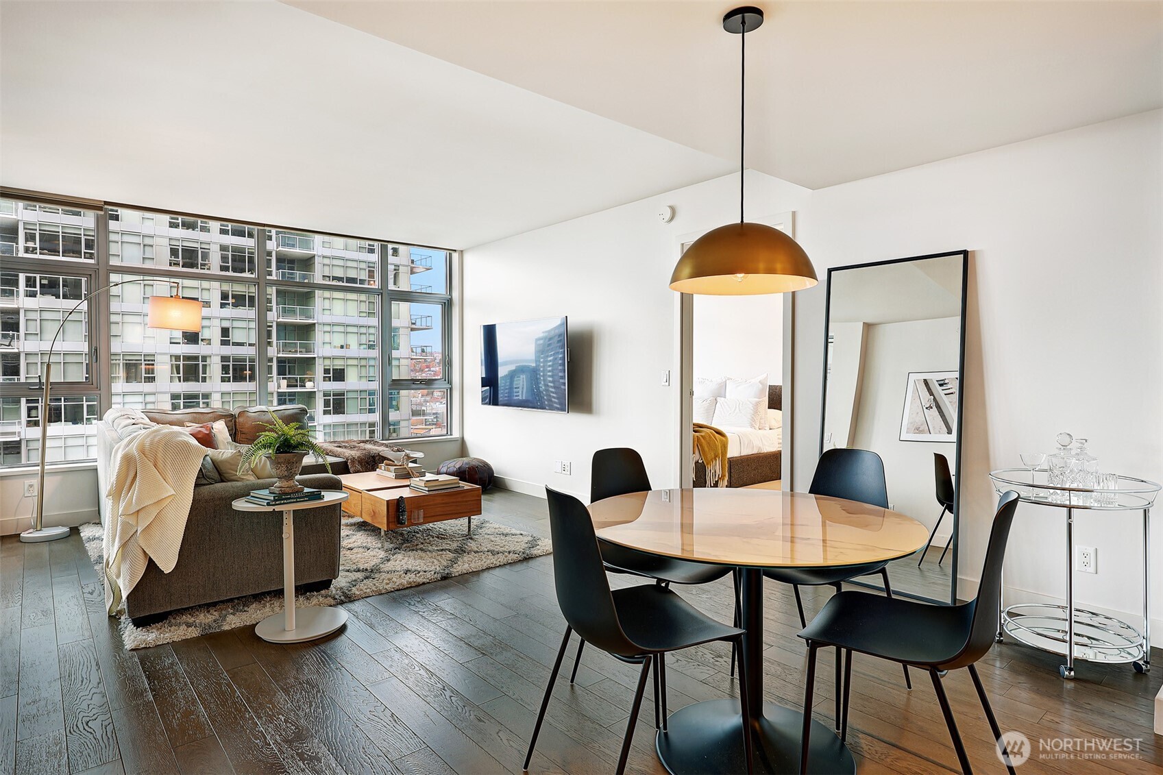 588 Bell Street Unit: 2008S