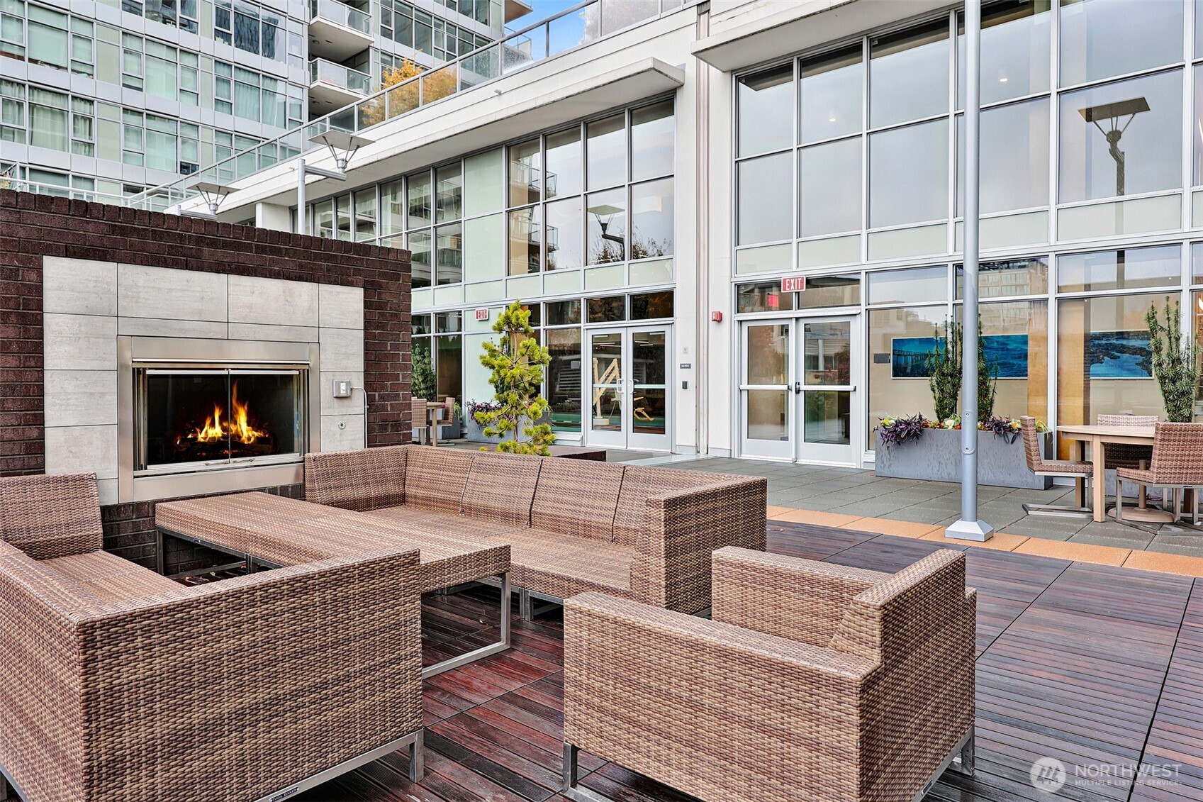 588 Bell Street Unit: 2008S