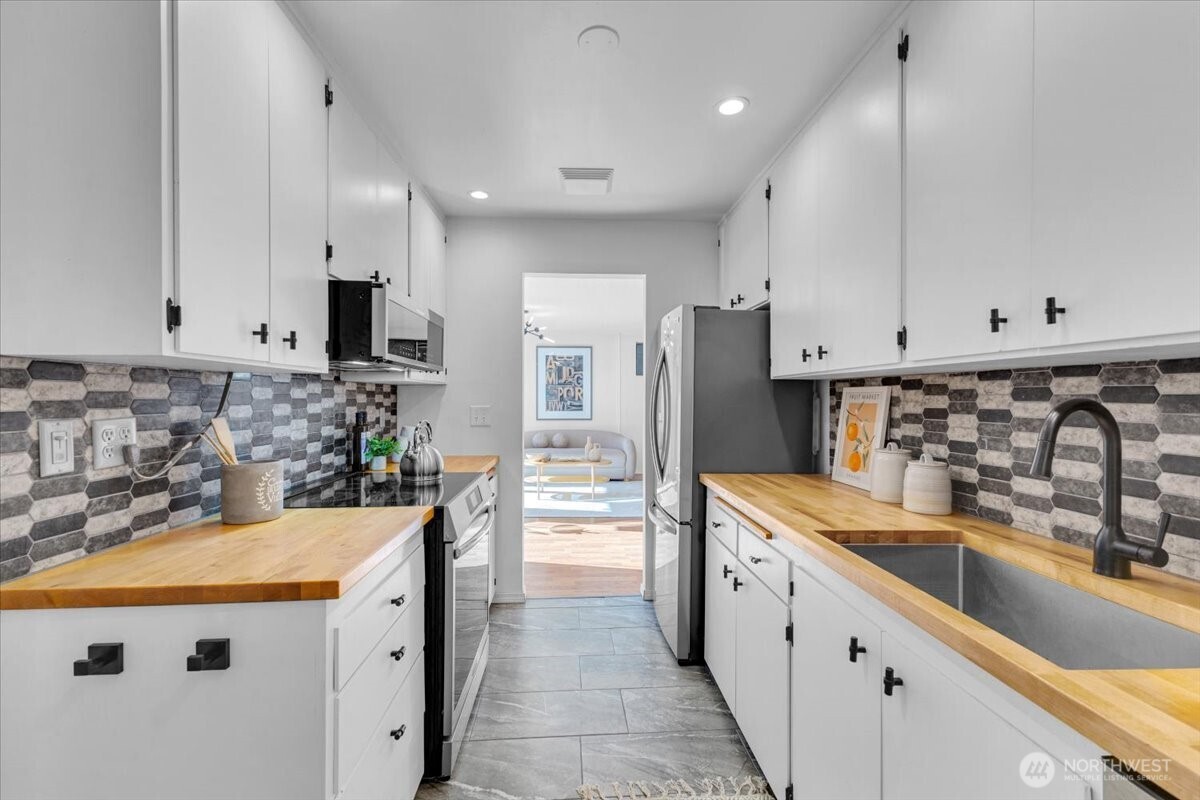 654 W Olympic Place Unit: 101