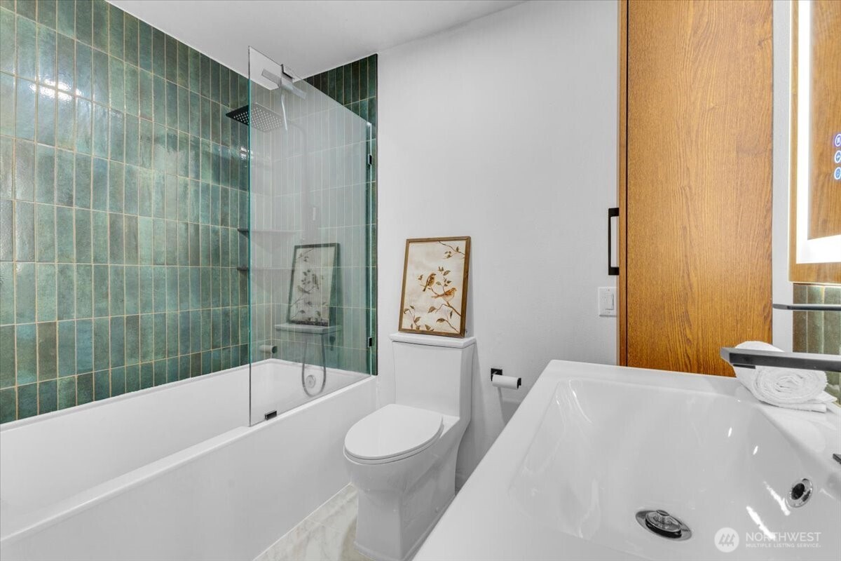 654 W Olympic Place Unit: 101