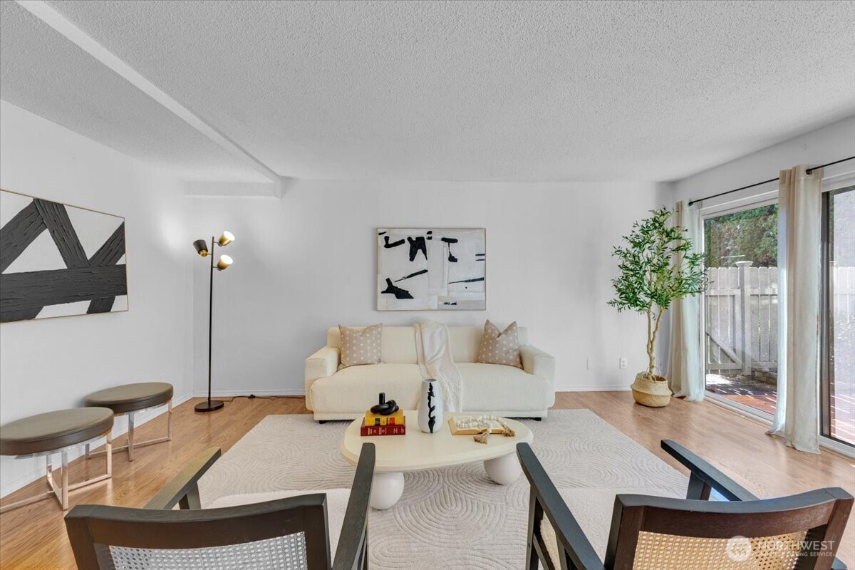 654 W Olympic Place Unit: 101